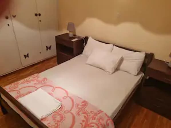 1 bedroom, free WiFi, bed sheets