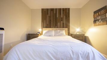 Appartement de deux chambres à coucher + divan-lit | 2 개의 침실, 책상, 노트북 작업 공간, 방음 설비
