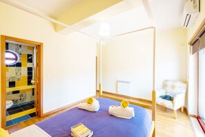 3 chambres, fer et planche à repasser, accès au Wi-Fi (inclus)