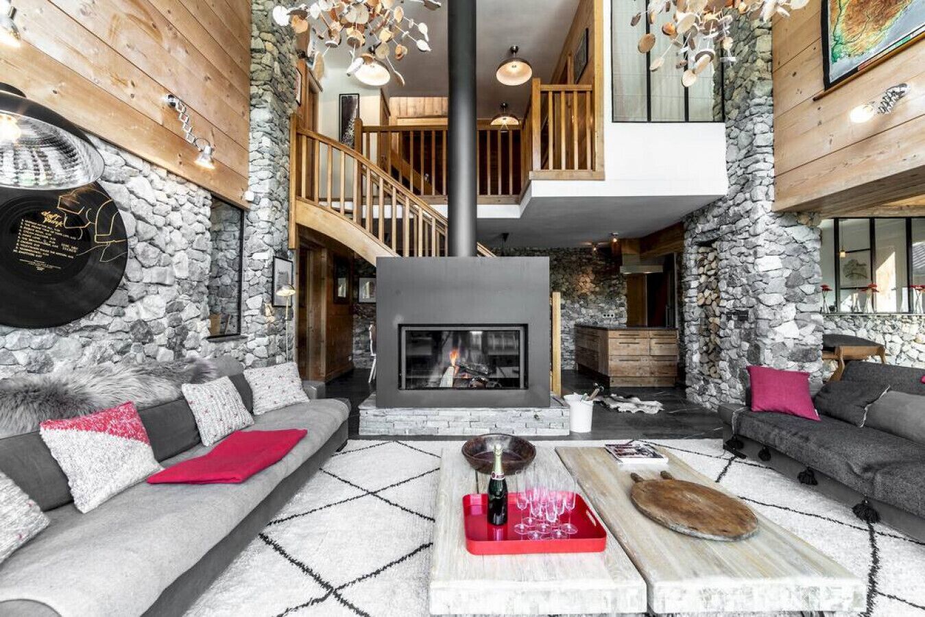 Smart TV, fireplace, stereo