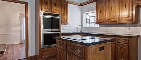 Refrigerador, horno, parrilla de estufa y lavavajillas