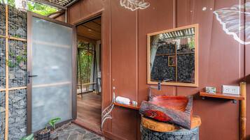 Design Apartment, Non Smoking, Ground Floor | Bathroom
