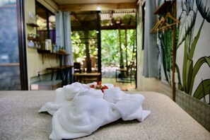 Premium bedding, pillow-top beds, minibar, individually decorated - Terminal Verde (Concepcion)