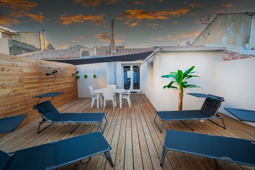 Superbe appartement à 2 pas des Halles . Climatisation, Terrasse, Garage