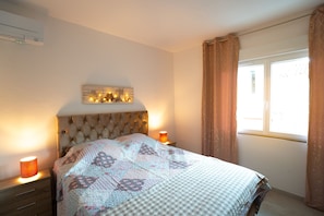 2 chambres, fer et planche à repasser, Wi-Fi gratuit, draps fournis