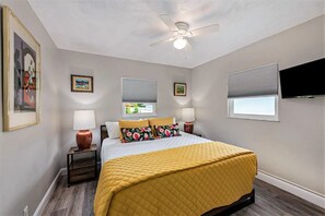 4 bedrooms, desk, iron/ironing board, travel cot