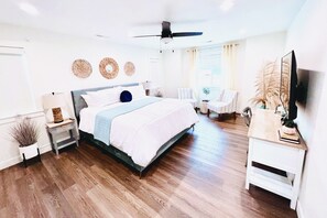 4 bedrooms, desk, iron/ironing board, travel crib