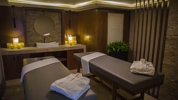 Sale per trattamenti di coppia, sauna, vasca idromassaggio