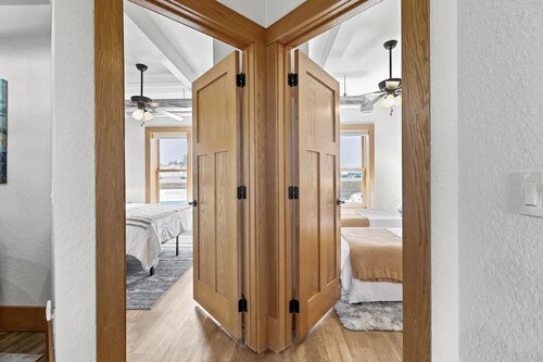 Lovely and cozy 2 bedroom apartment in Howard Lake