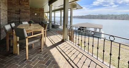 GARDEN VIEWS @ PARKWOOD- LAKEFRONT WITH COVERED BOAT SLIP!