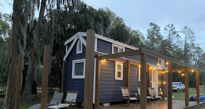 Relaxing Lakefront Farm Tiny Home