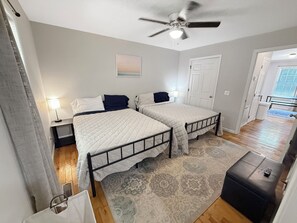 2 chambres, bureau, fer et planche à repasser, Wi-Fi gratuit