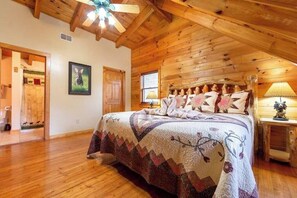 2 bedrooms, WiFi, bed sheets - Pigeon Forge Cabin /Game Room/Dog Friendly/Hot Tub (Pigeon Forge)