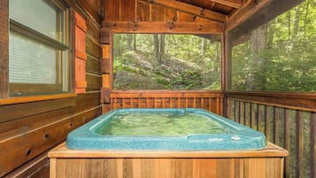 Indoor spa tub