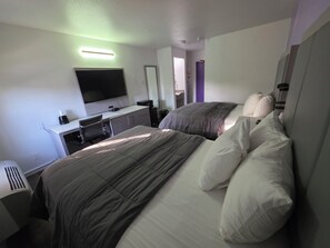 Standaard tweepersoonskamer, 2 tweepersoonsbedden, niet-roken | Luxe beddengoed, pillowtop-bedden, individueel gedecoreerd