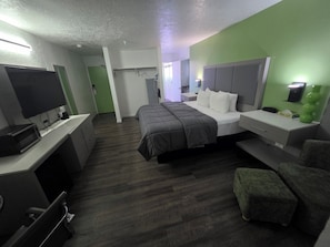 Deluxe Room 1 King Bed