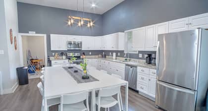 Gorgeous, Family-friendly Home Near Downtown