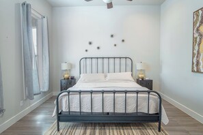 Casa (3 Bedrooms) | 3 dormitoris i espai de treball apte per a portàtils 