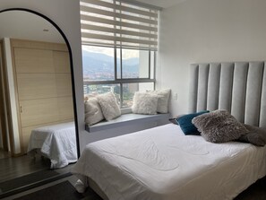 Fer et planche à repasser, Wi-Fi gratuit, draps fournis