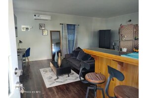 1 chambre, fer et planche à repasser, Wi-Fi gratuit, draps fournis