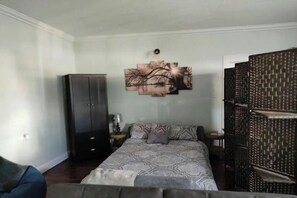1 Schlafzimmer, Bügeleisen/Bügelbrett, kostenloses WLAN, Bettwäsche