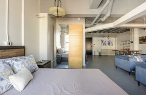 1 bedroom, free WiFi, bed sheets - Lovely Condo in Downtown LA w/ Great Views & Pool (Los Angeles)