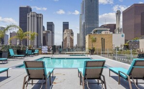 Outdoor pool - Lovely Condo in Downtown LA w/ Great Views & Pool (Los Angeles)