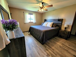 2 bedrooms, in-room safe, iron/ironing board, free WiFi