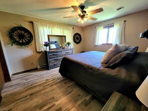 2 Schlafzimmer, Zimmersafe, BĂŒgeleisen/BĂŒgelbrett, kostenloses WLAN