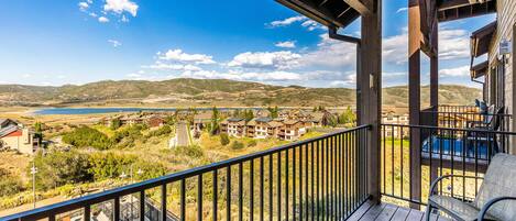 公寓客房, 多張床, 露台, 山景 | 陽台