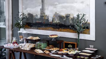 包含每日自助早餐