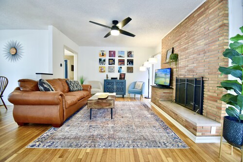 Tech Terrace Bungalow~Pet Friendly Yard~Walk To TTU Campus!