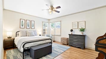 2 Schlafzimmer, Schreibtisch, Bügeleisen/Bügelbrett, Reisekinderbett