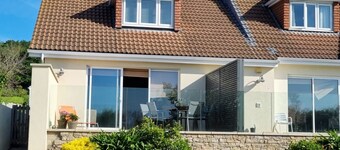 Field View, whole annexe
