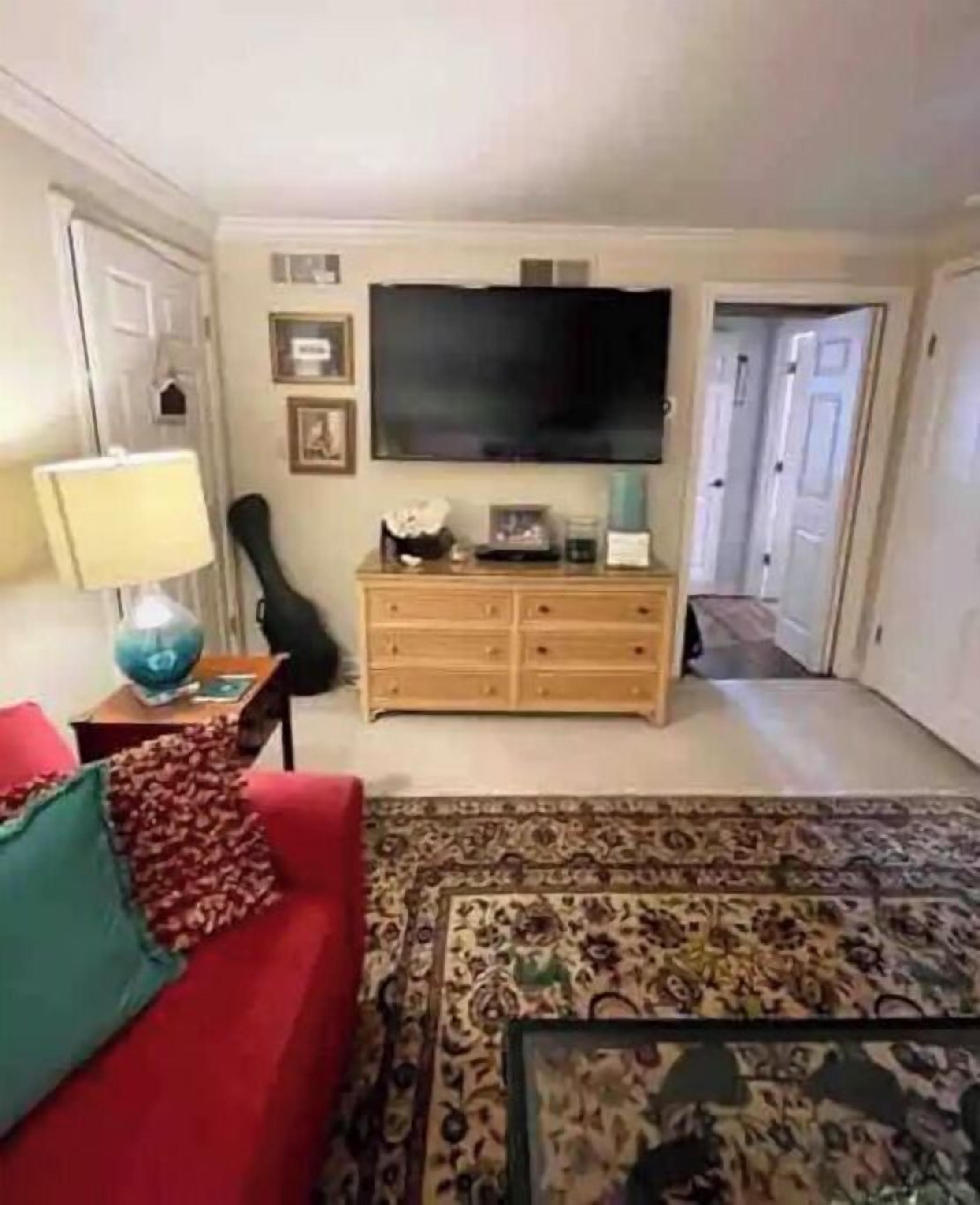 スマートテレビ、DVD プレーヤー、書庫