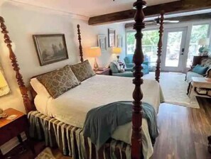 2 bedrooms, desk, iron/ironing board, travel cot