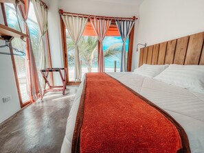 2 bedrooms, premium bedding, down comforters, pillowtop beds - Mi Playa Galapagos Beachfront (Puerto Villamil)