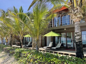 Front of property - Mi Playa Galapagos Beachfront (Puerto Villamil)