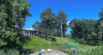 Private island cabin with ALL the amenities!