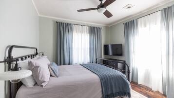 2 bedrooms, iron/ironing board, travel crib, free WiFi