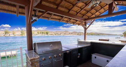 The Beachfront Villa 14