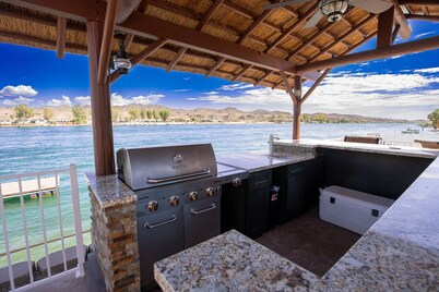 The Beachfront Villa 14