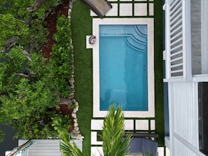 Outdoor pool, a heated pool - Mermaid House: Heated Pool, Dual Dockage & Outdoor Bar on the Canal (Ramrod Key)