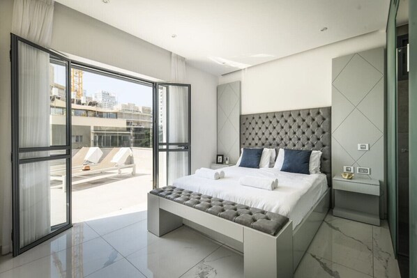 2 soverom og strykejern/-brett