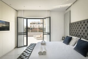 2 chambres, fer et planche à repasser