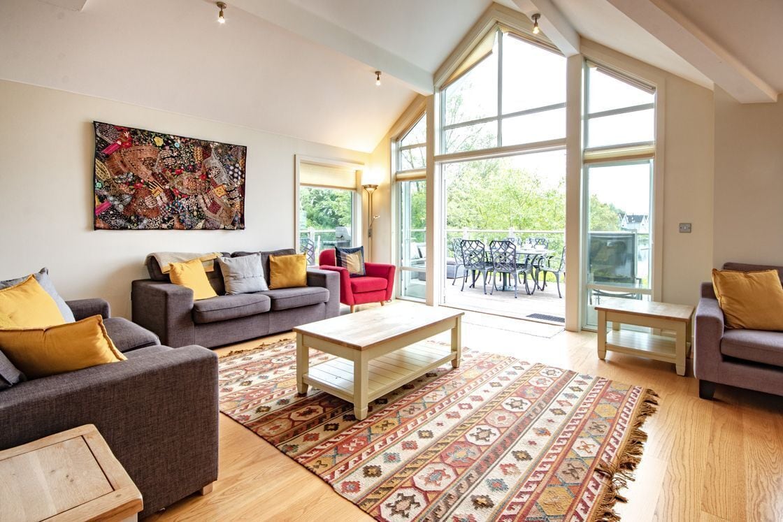 Smart TV, DVD player, stereo