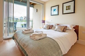 5 bedrooms, iron/ironing board, free WiFi, bed sheets