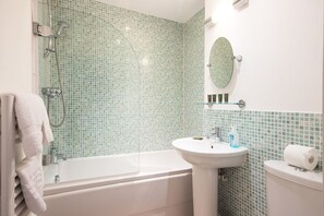 Combined shower/bathtub