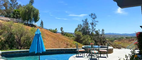 Piscine extérieure, piscine chauffée