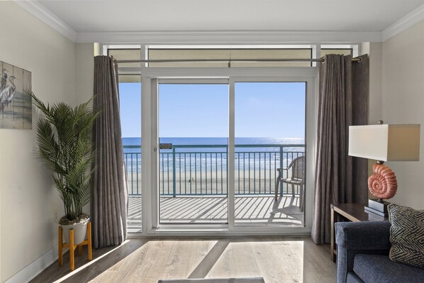 Smart TV - Paradise 410 Oceanfront indoor/outdoor pool/Beach (Myrtle Beach)